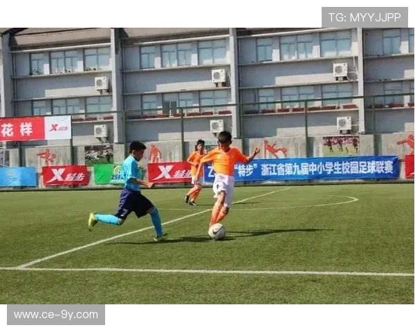 汉江大学校园足球赛激战正酣引爆全校体育激情与青春风采盛会